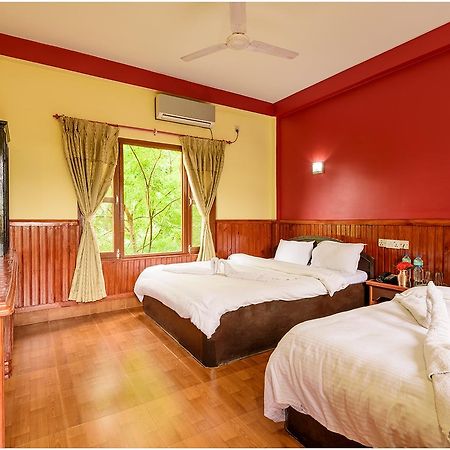 Hotel Nature Heritage Chitwan Exteriér fotografie